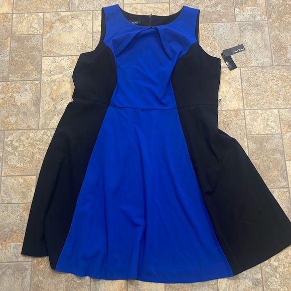 Alyx Dress Black Royal Blue Color Block A Line Pleat Neck Stretch Career - Picture 1 of 8